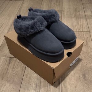 UGG Tazzelle Fury Sheepskin Gray Slippers Women’s Size 8 New in Box
